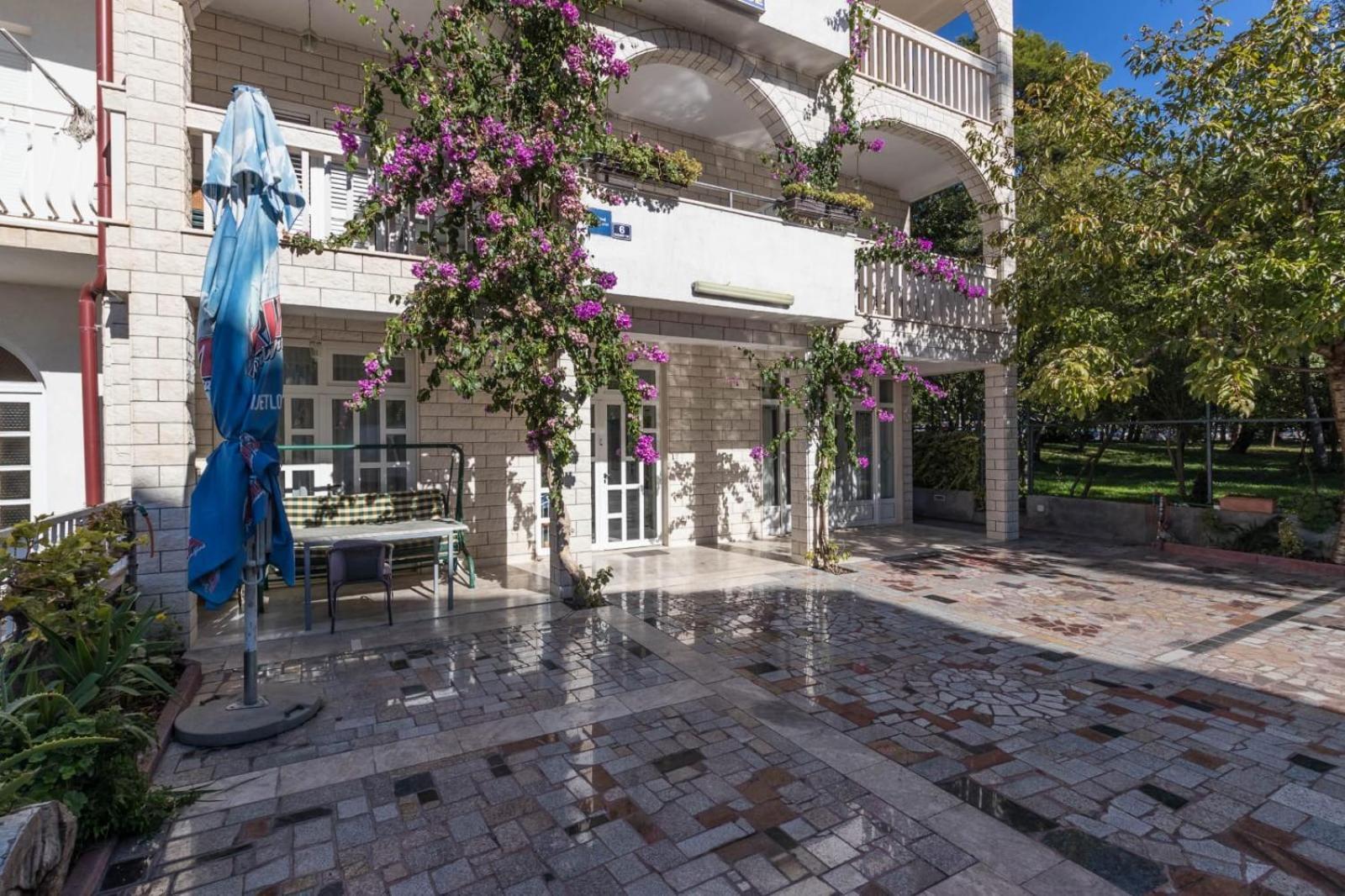 Apartments Dino Kastela Exterior photo